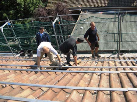 Montage der Unterkonstruktion auf Gebaeude D - 2